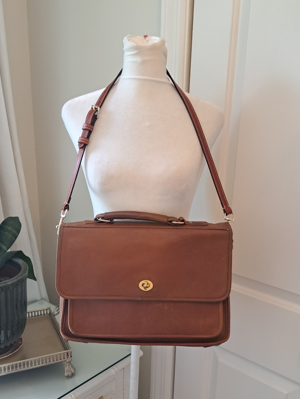 Coach Vintage Messenger/Briefcase Shoulder Saddle Brown Leather Bag #G4D-4437